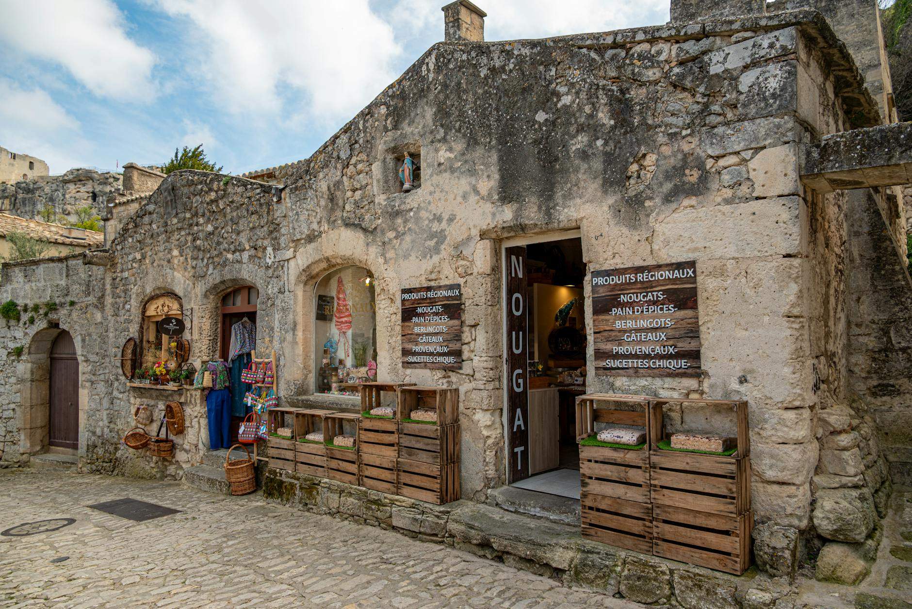 Gordes marché : découvrez les trésors cachés de Provence